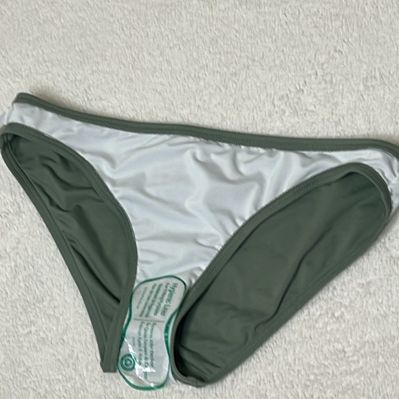 Ripcurl and Loft Women’s Bikini Bottoms Size Medium Blue/Green NWT 2pc Bundle - Picture 9 of 16